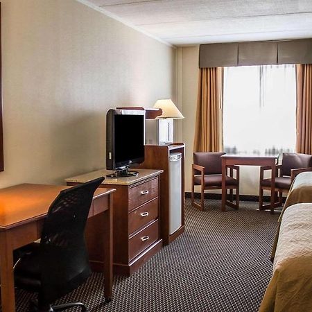 Baymont By Wyndham Youngstown Exterior photo