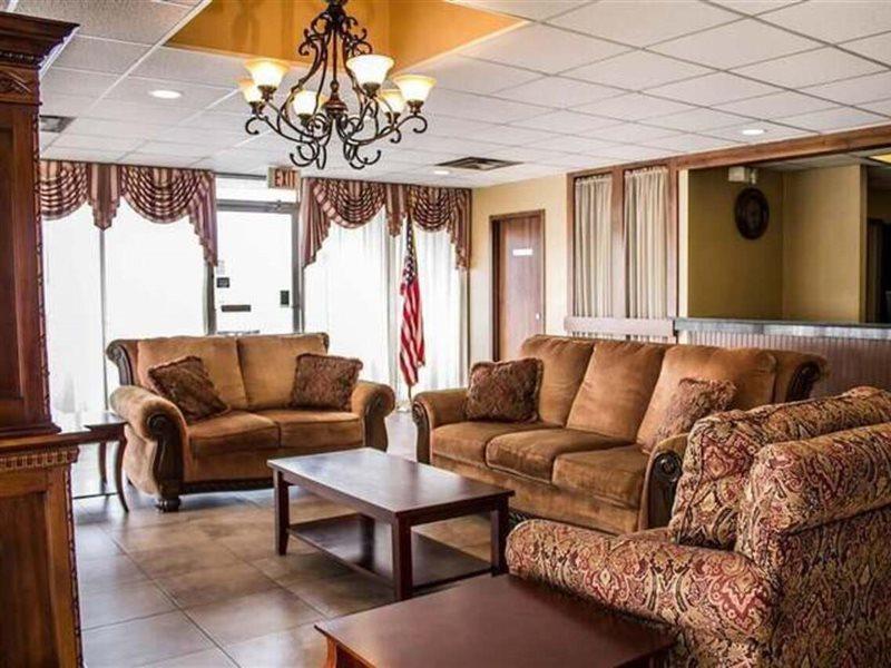 Baymont By Wyndham Youngstown Exterior photo
